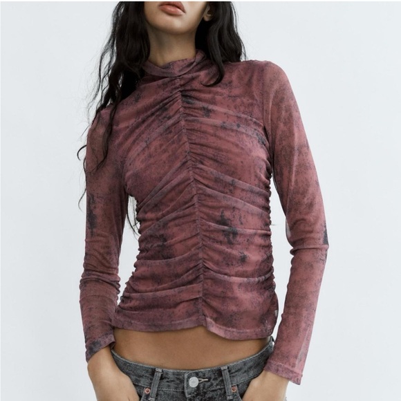 Zara Tops - Zara ruched mesh or tulle long sleeve top in a purple or mauve tie-dye/swirl
